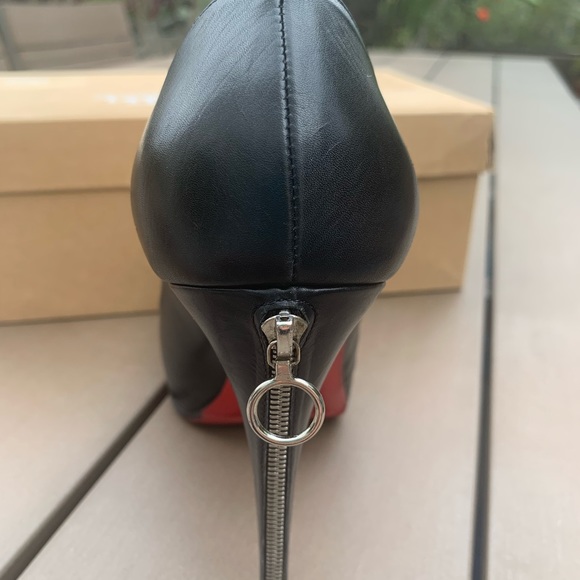 Christian Louboutin Rolandzip size EU38.5 - Picture 12 of 13